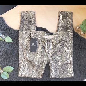 NWT Rock and Republic Snakeskin Skinny Jean